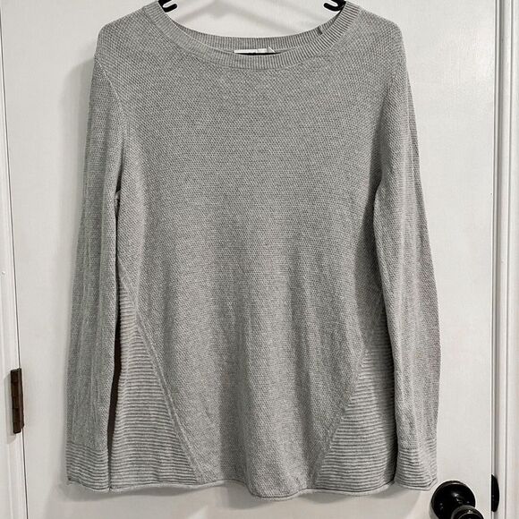 Vineyard Vines Sweater - Picture 1 of 3